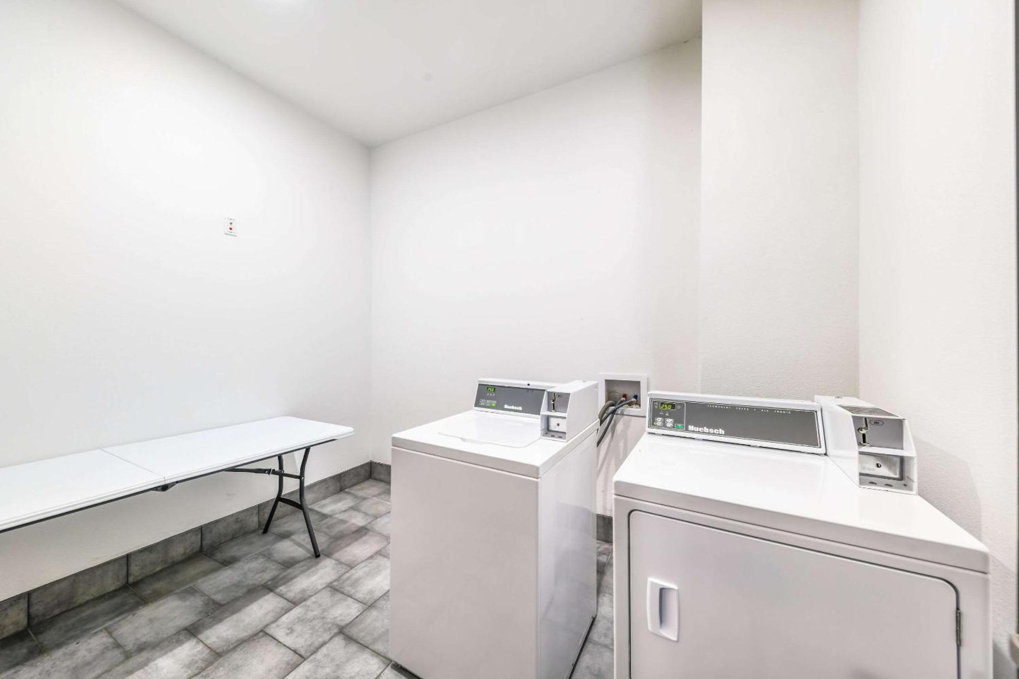 Hy-Lo Hotel, Ascend Hotel Collection Calera Экстерьер фото