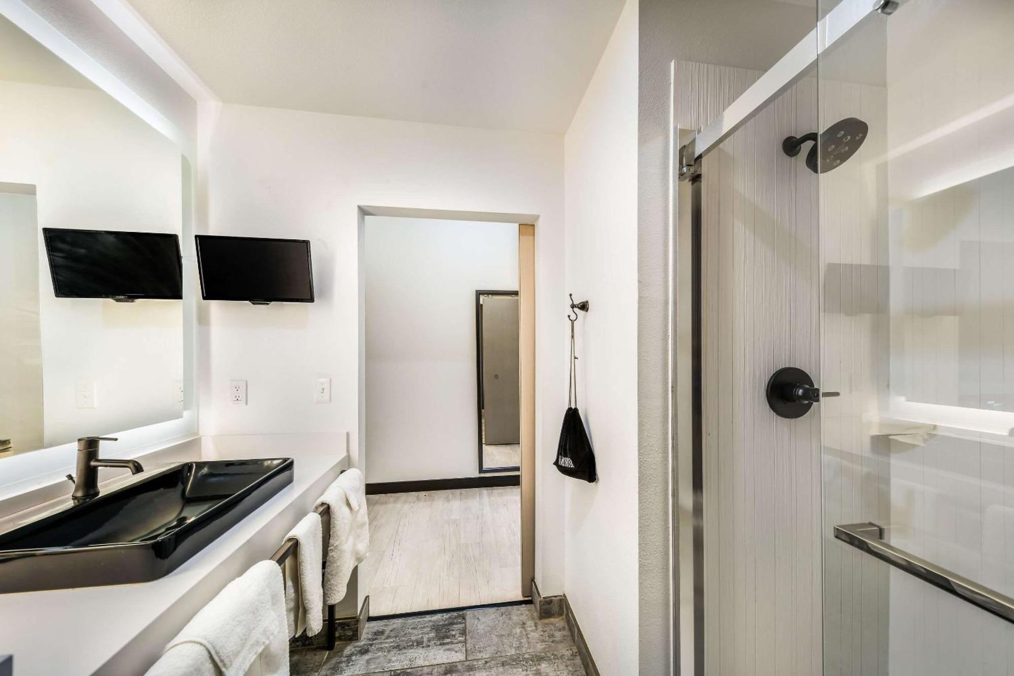 Hy-Lo Hotel, Ascend Hotel Collection Calera Экстерьер фото