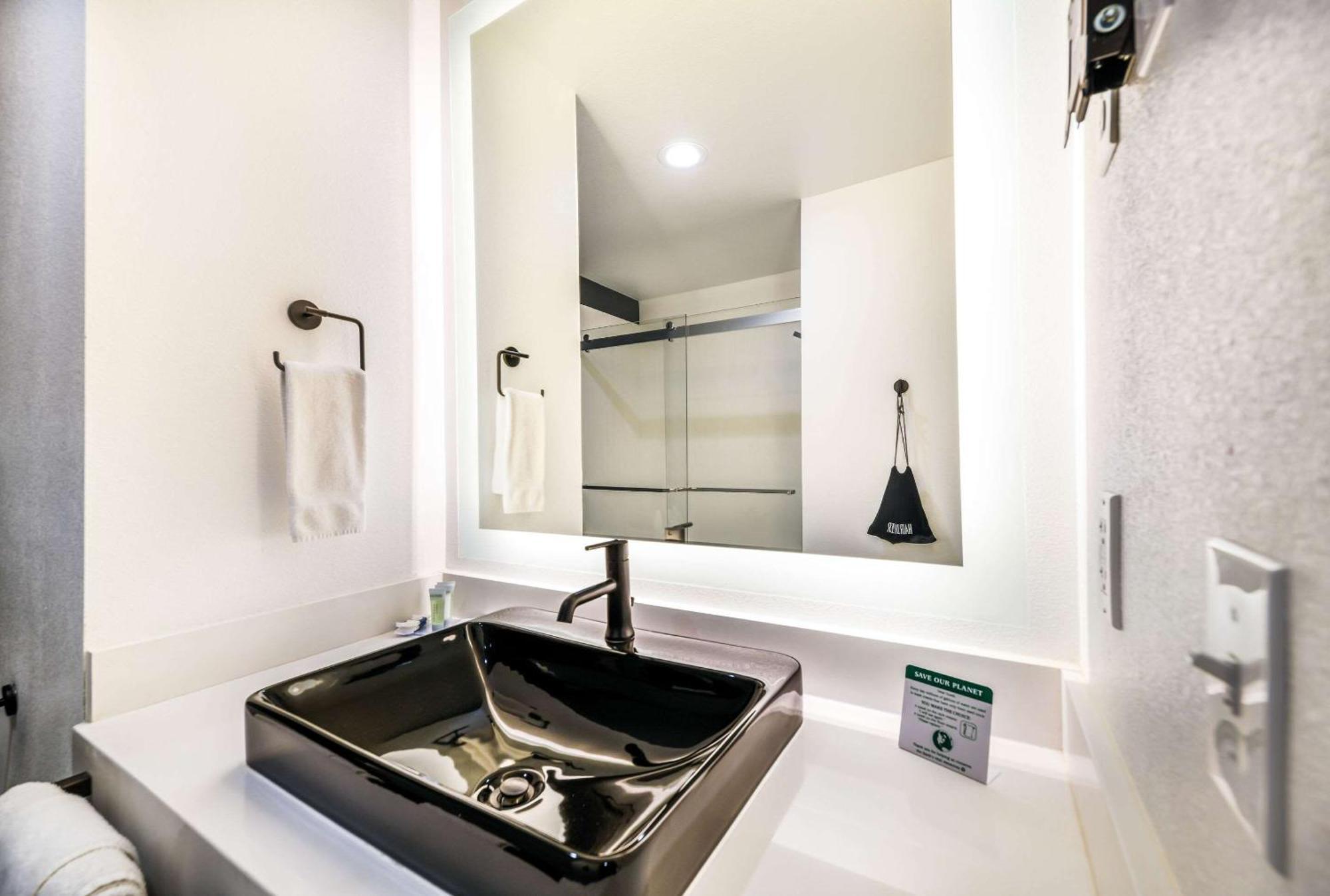 Hy-Lo Hotel, Ascend Hotel Collection Calera Экстерьер фото
