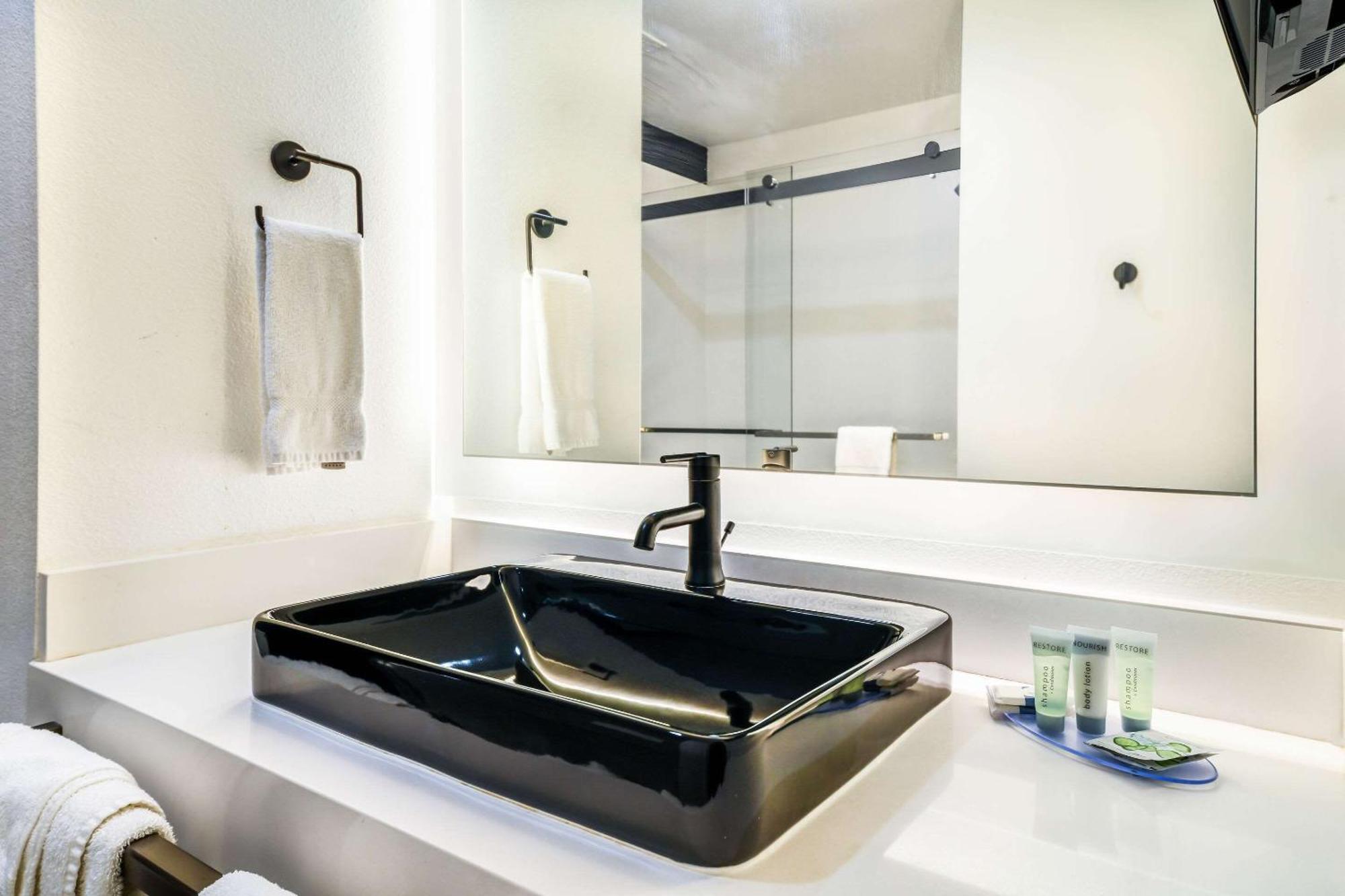 Hy-Lo Hotel, Ascend Hotel Collection Calera Экстерьер фото