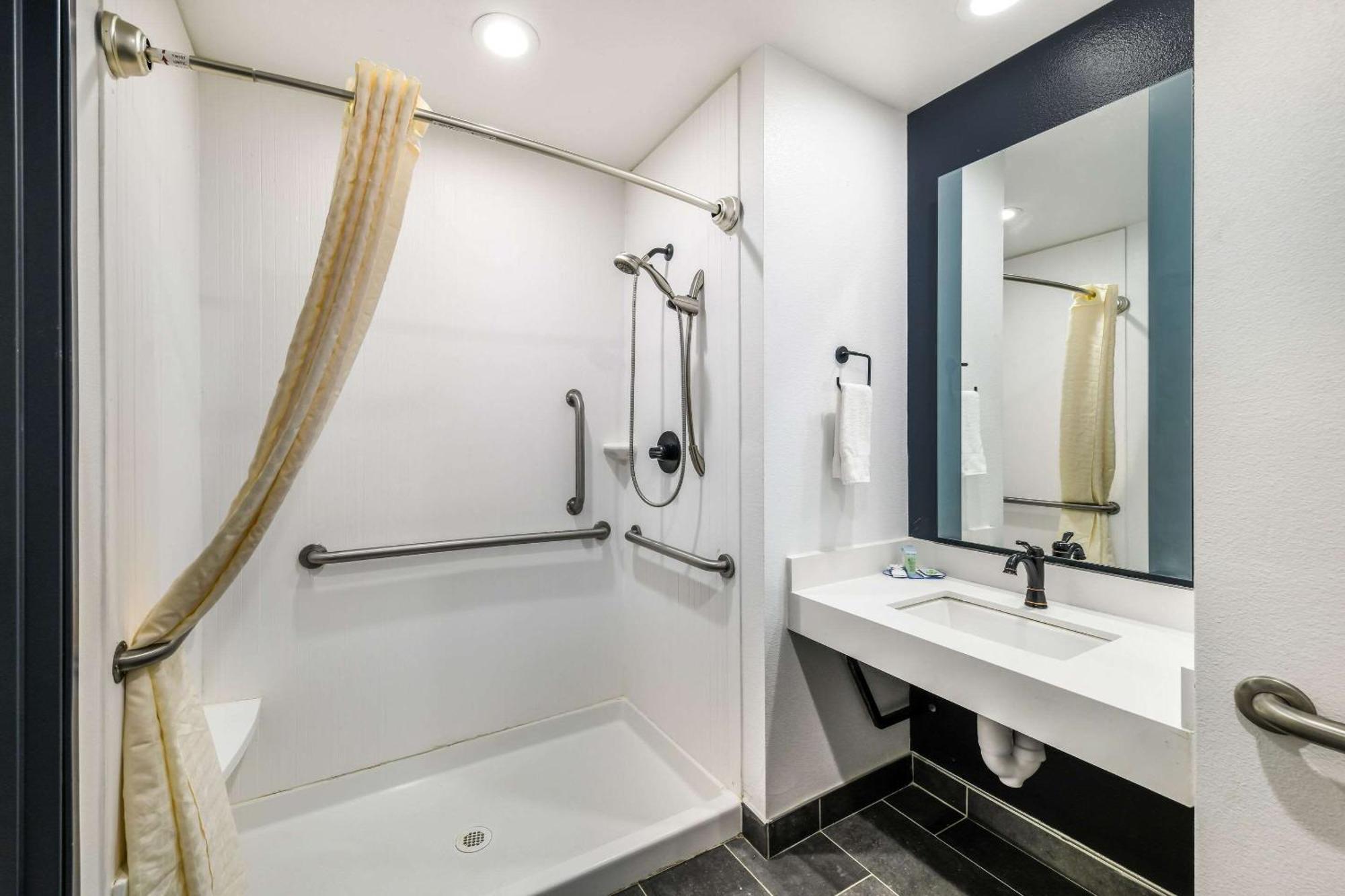 Hy-Lo Hotel, Ascend Hotel Collection Calera Экстерьер фото